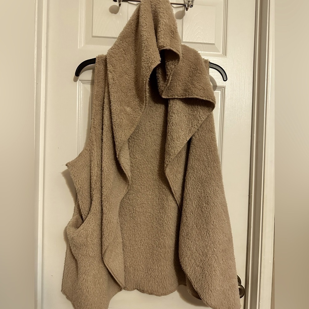 FURRY COZY HOODED VEST by Winn Winn